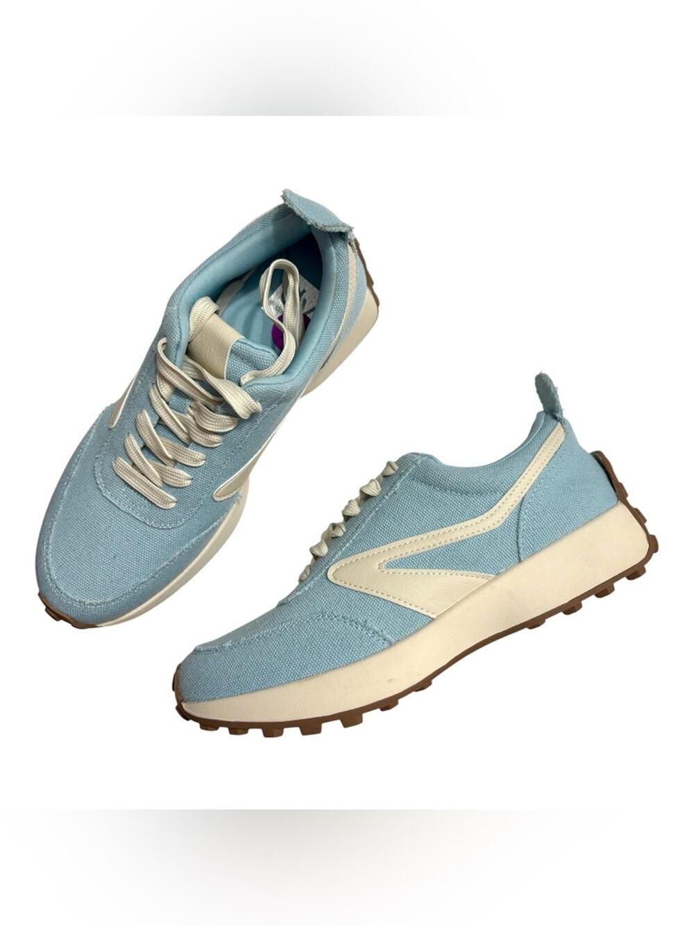 Dolce Vita DV Bynx Sneakers in light blue and white women’s size 8.5